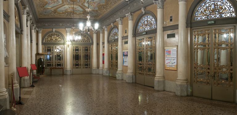 Piacenza, Teatro Municipale, foyer (foto Andrea Scardova, IBC) 2016